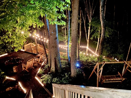 Hemlock Creek Hollow -700 Ft Cascading Creek, 2 Master Suites, close to BRP