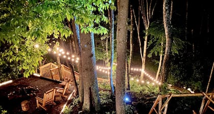 Hemlock Creek Hollow -700 Ft Cascading Creek, 2 Master Suites, close to BRP