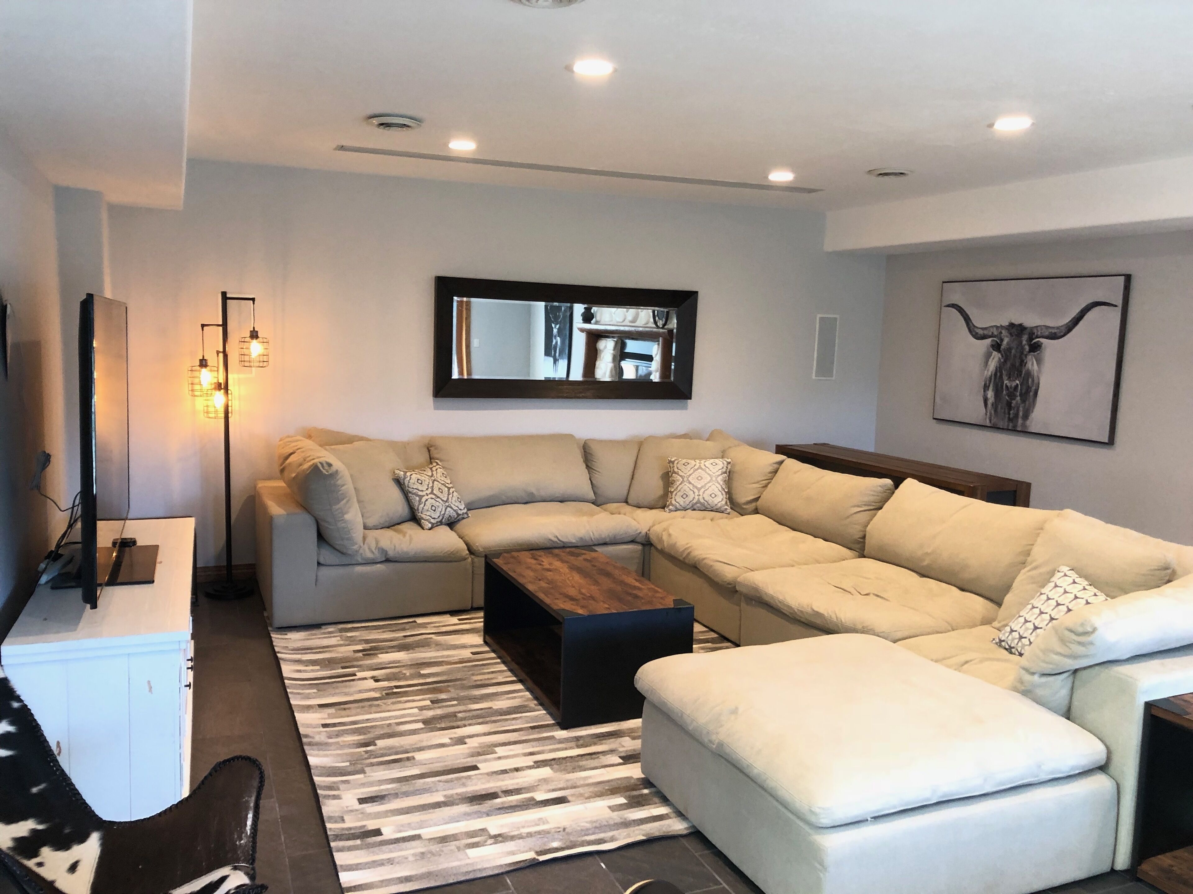 8k sf Luxury Private Ranch, 40 Acres, Fire Pit, Hot Tub, Weddings & Reunions 