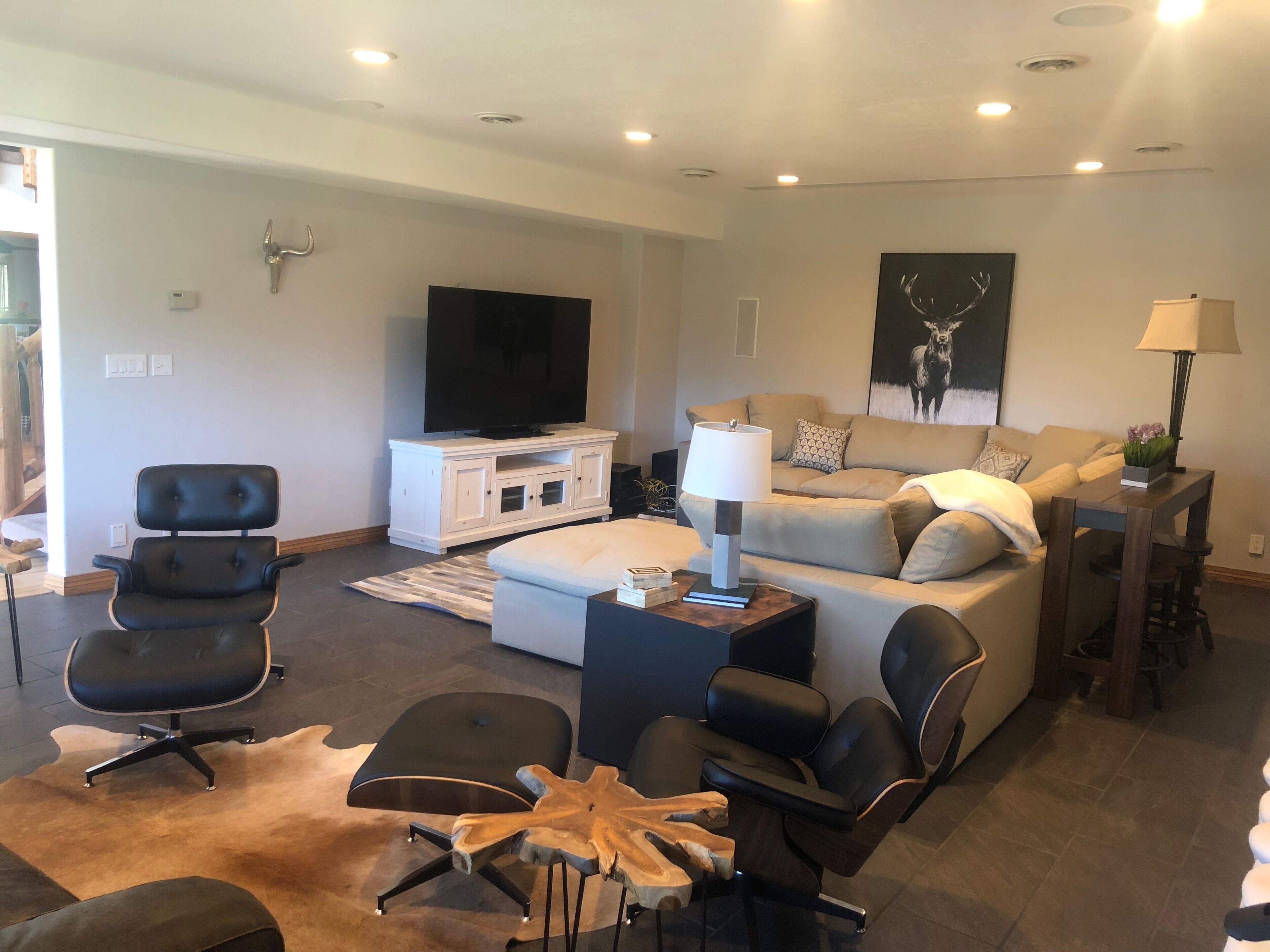 8k sf Luxury Private Ranch, 40 Acres, Fire Pit, Hot Tub, Weddings & Reunions 