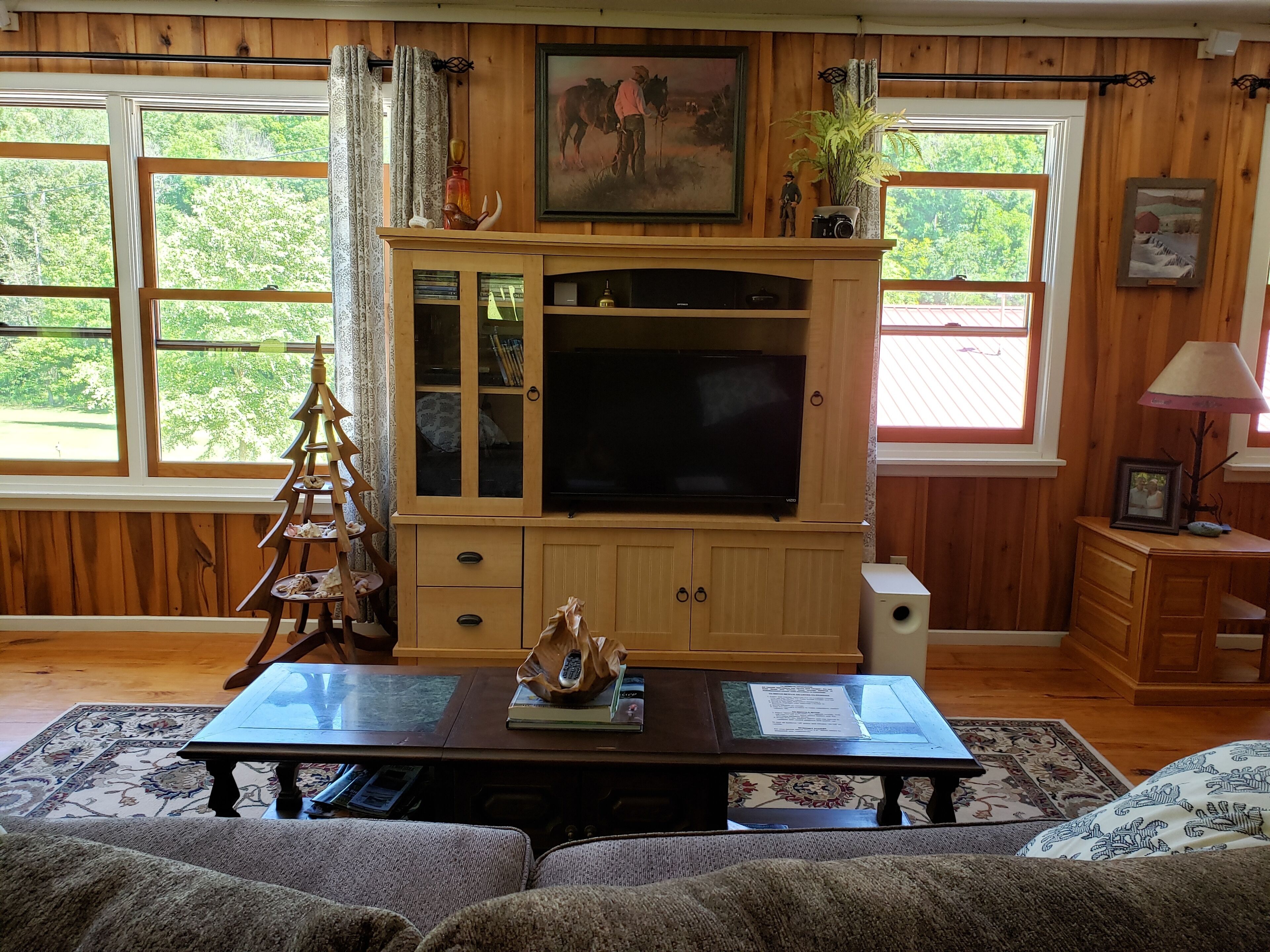 Tranquil Cottage Located at The Head Of The Sequatchie Valley.