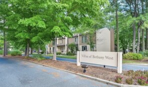 Exterior - Villas Of Bethany West, Sleeps 6, Walk Or Shuttle To The Beach, Large Pool (Bethany Beach)