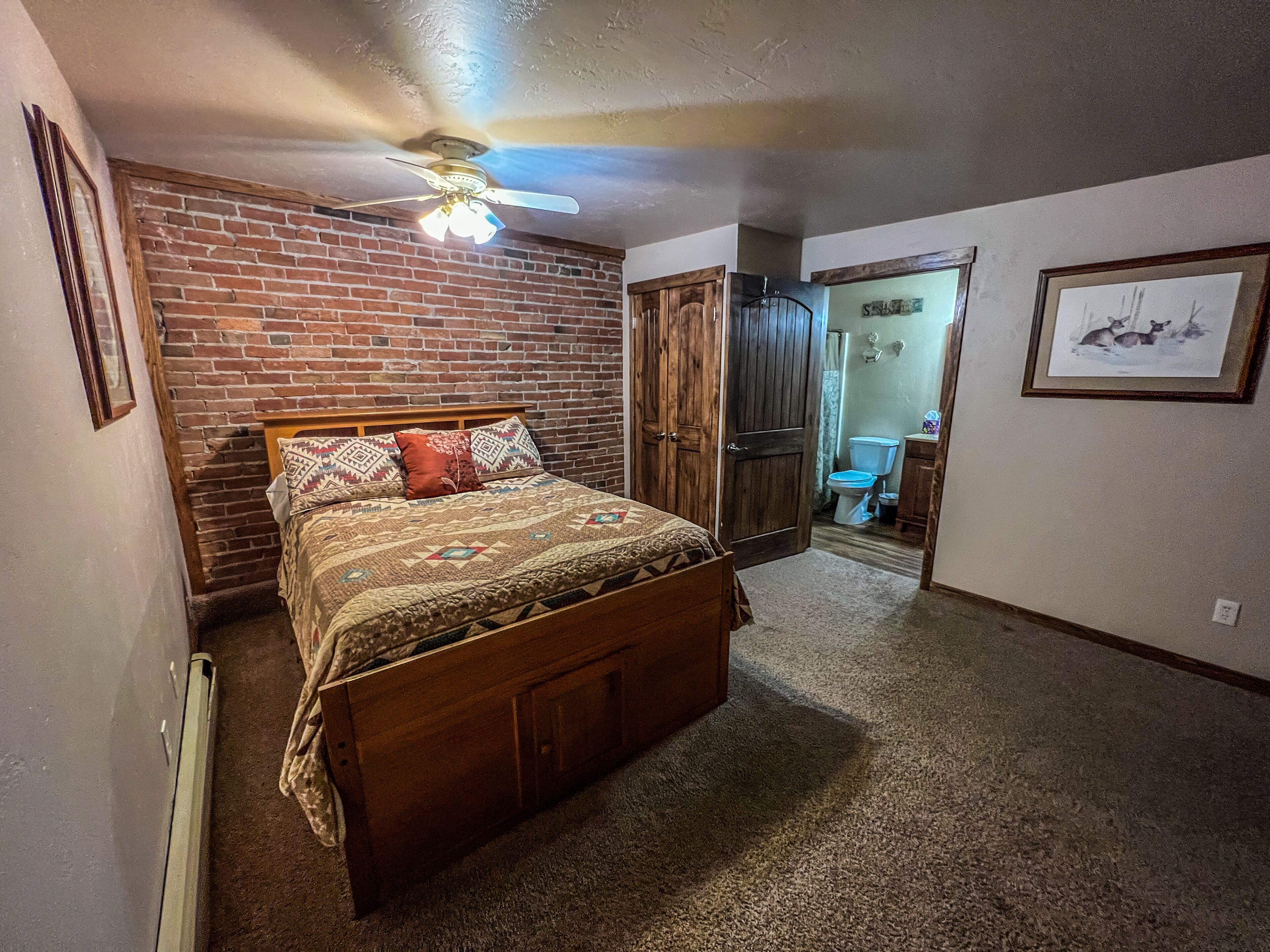 4 makuuhuonetta, vauvan matkasänky, ilmainen Wi-Fi, vuodevaatteet