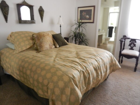 3 bedrooms, desk, iron/ironing board, free WiFi