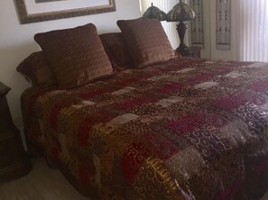 3 Schlafzimmer, Schreibtisch, Bügeleisen/Bügelbrett, kostenloses WLAN