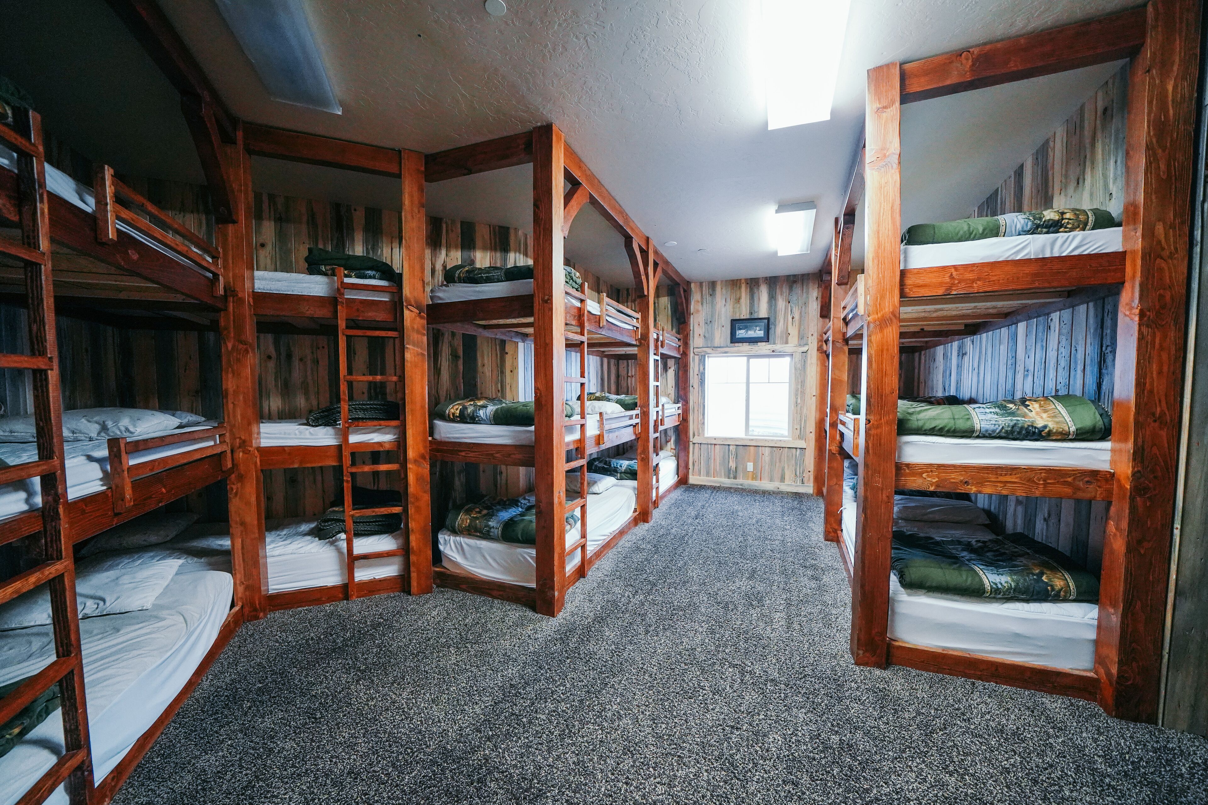 Family Reunion Lodge w/Pool, near Bryce & Zion Canyon - 13 Bed, 9 Bath, 40 acres