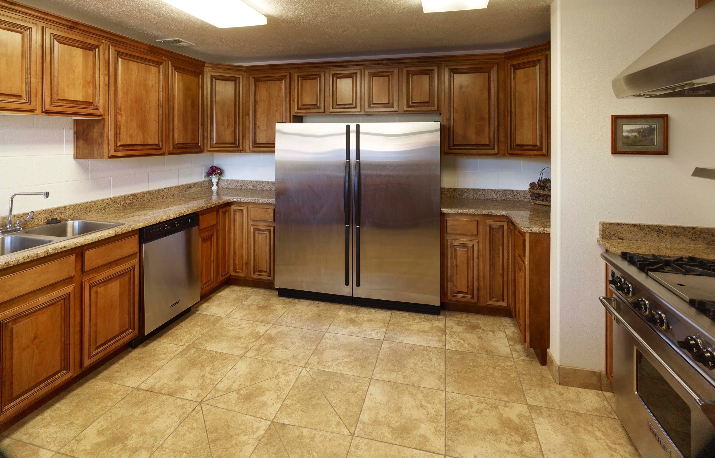 Family Reunion Lodge w/Pool, near Bryce & Zion Canyon - 13 Bed, 9 Bath, 40 acres