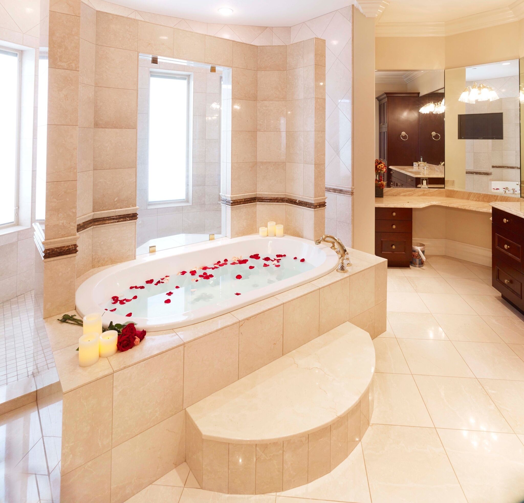 Family Reunion Lodge w/Pool, near Bryce & Zion Canyon - 13 Bed, 9 Bath, 40 acres