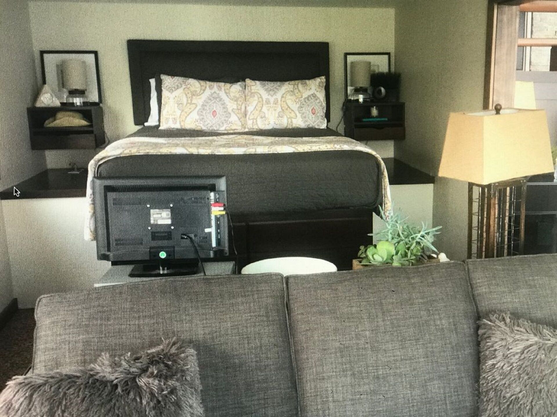 Stunning Home RIGHT on the Water with Amazing Views!