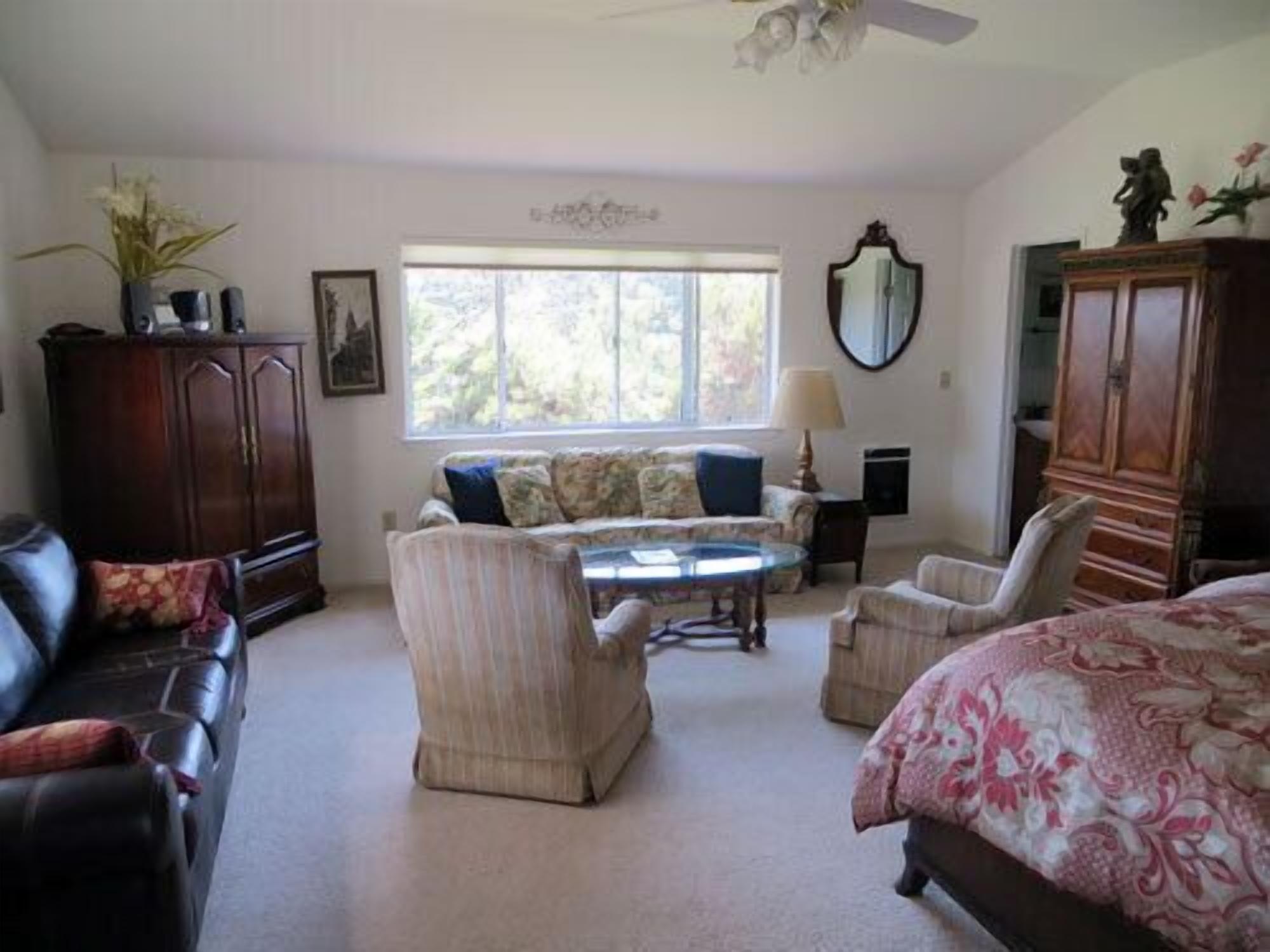 Country Paradise -- 5 Minutes from Mazda Raceway Laguna Seca