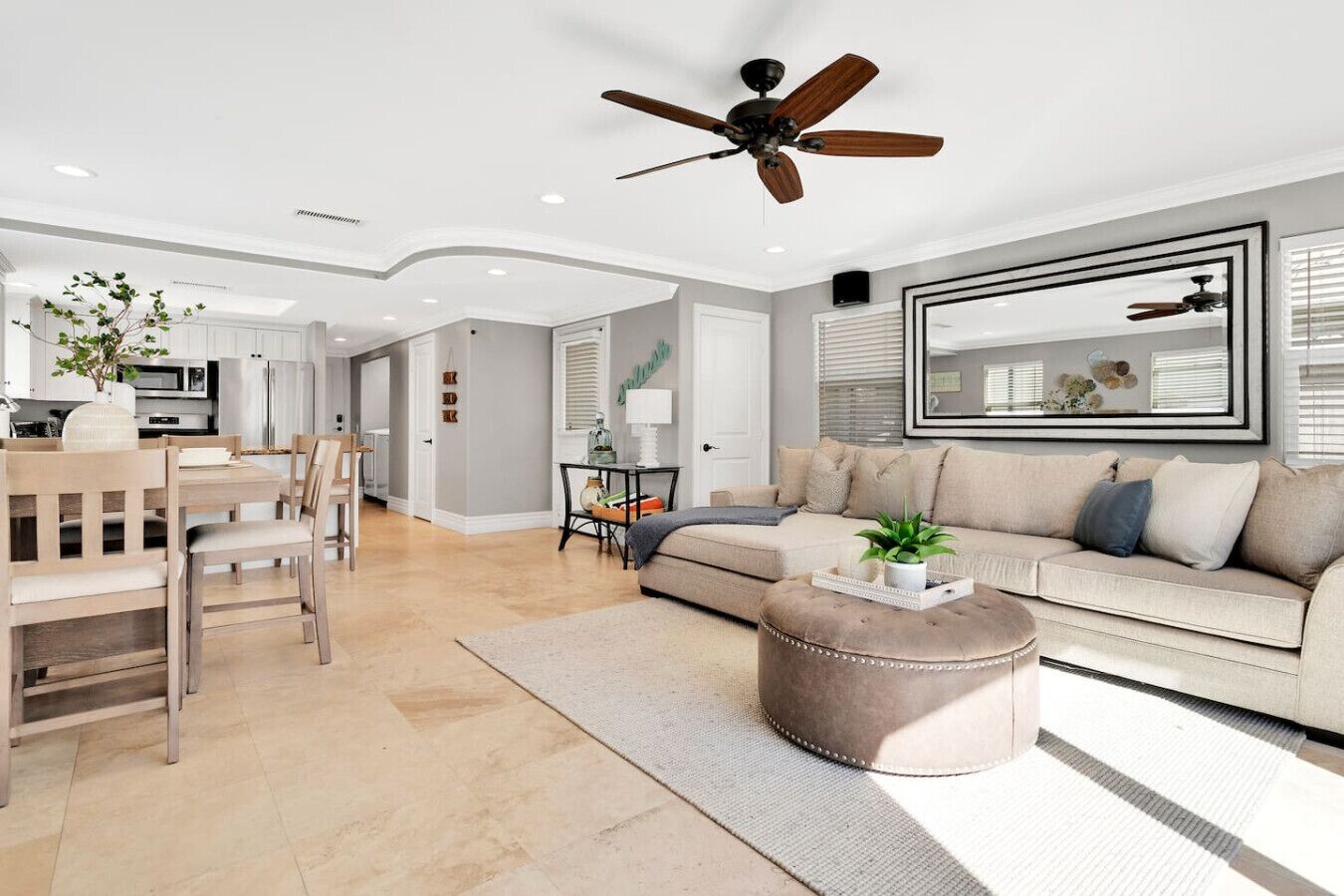 智能电视、壁炉、立体声音响