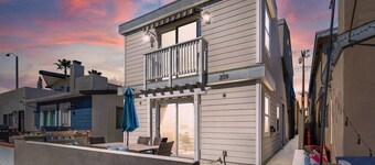 Steps from Beach: Stylish Getaway