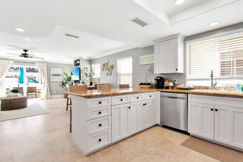 Steps from Beach: Stylish Getaway