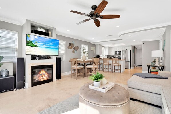 Smart TV, fireplace, stereo