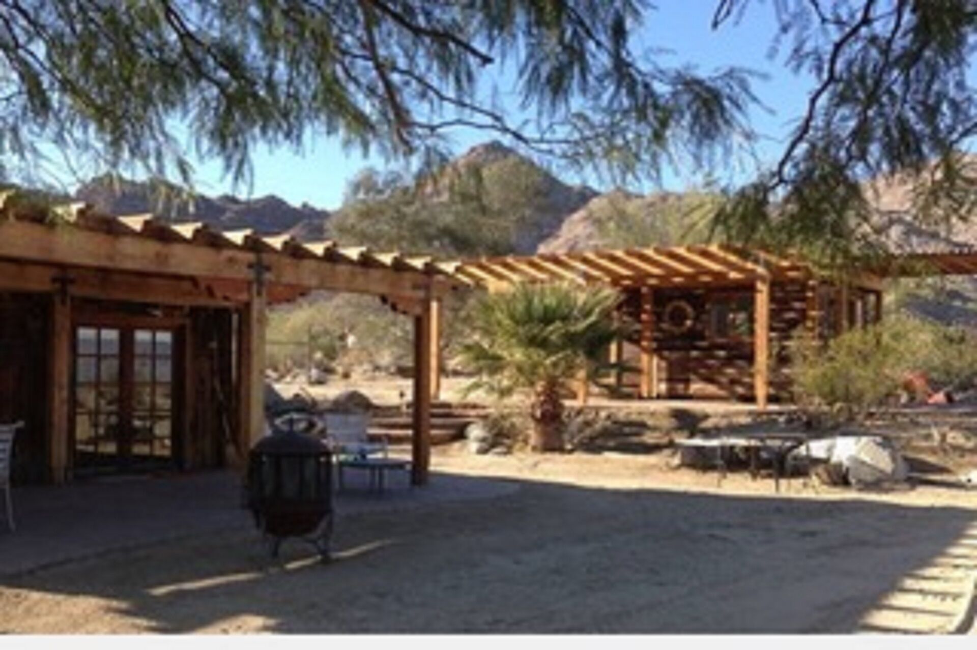 Desert Jewel Cliffside Cabin with Spectacular View, 5 minutes from Palm Desert!