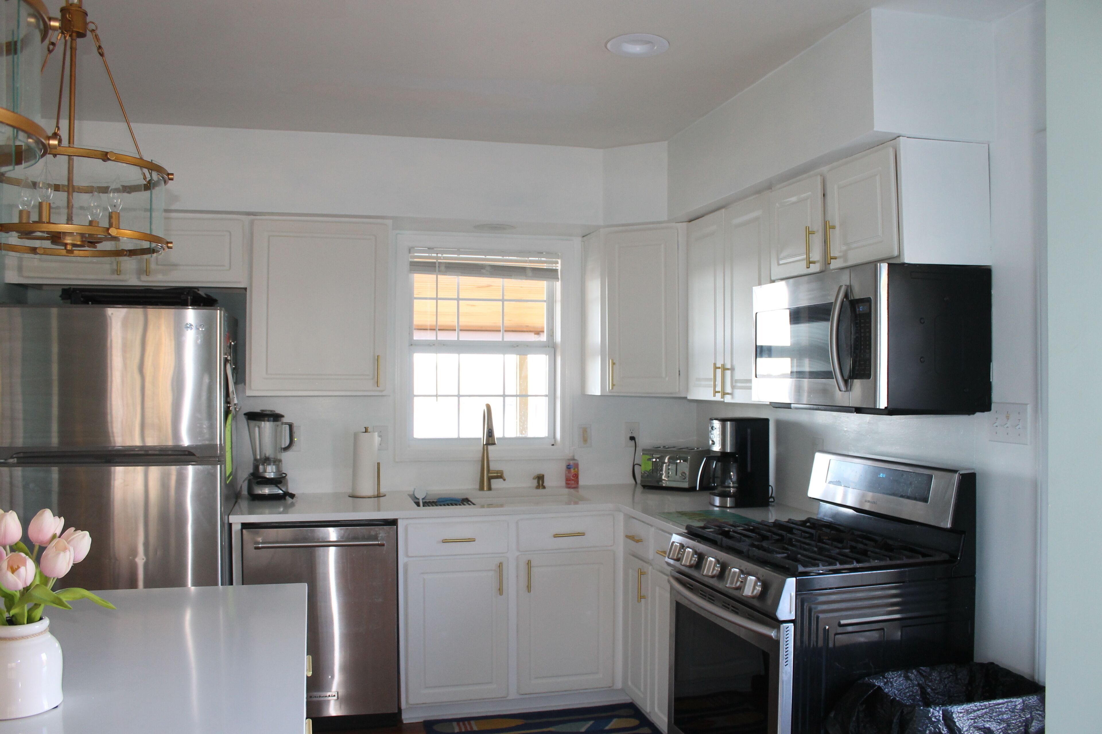 Beautiful 6 Bedroom Home with Expansive Main Lake Views with Incredible Sunsets