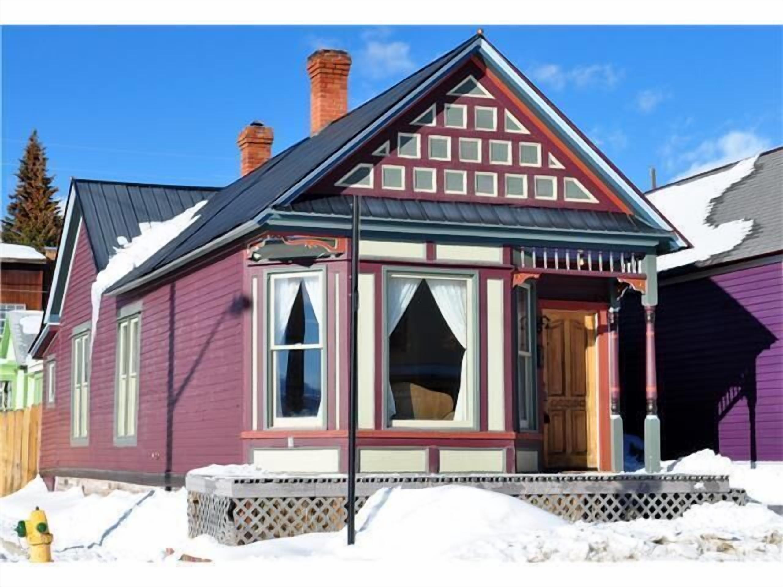 Beautiful, Sunny 1880s Miner's Cabin 1 Block from Leadville's Main Street