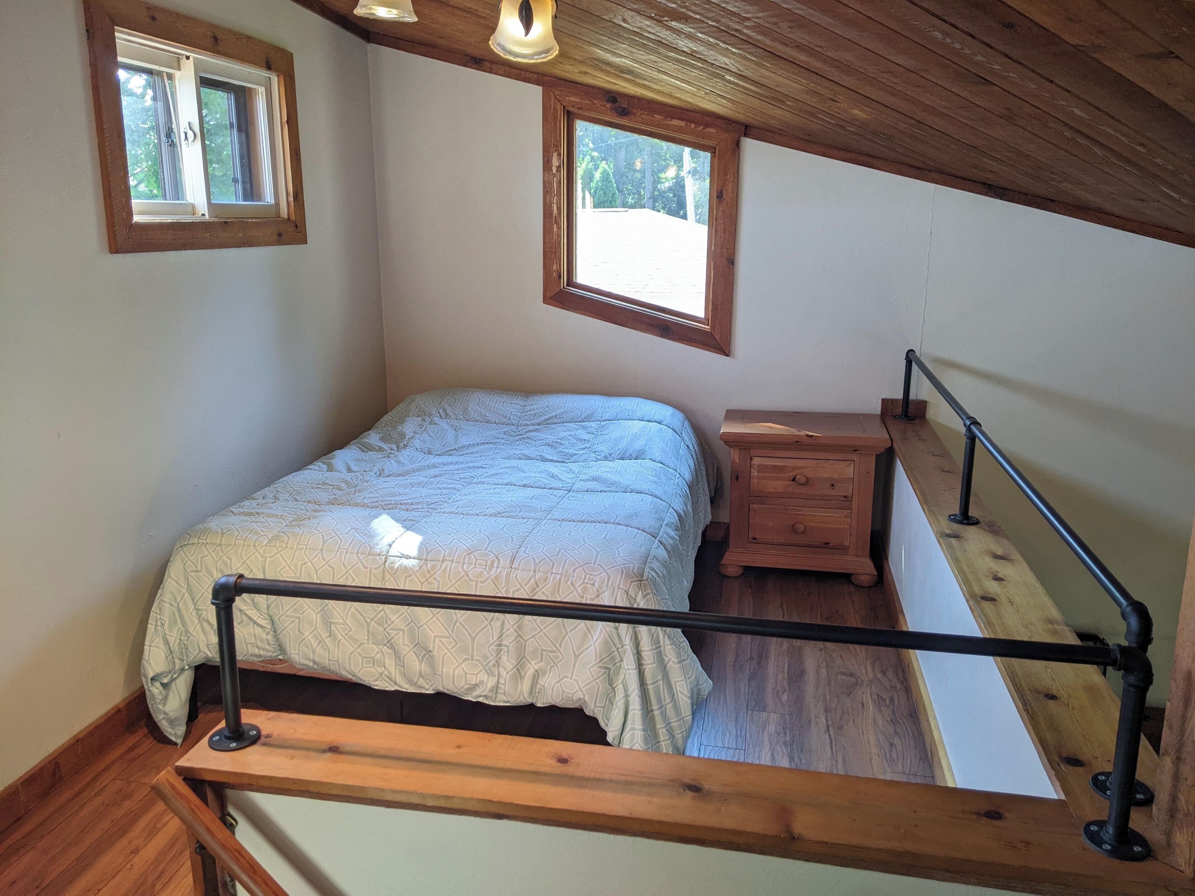 3 bedrooms, iron/ironing board, bed sheets