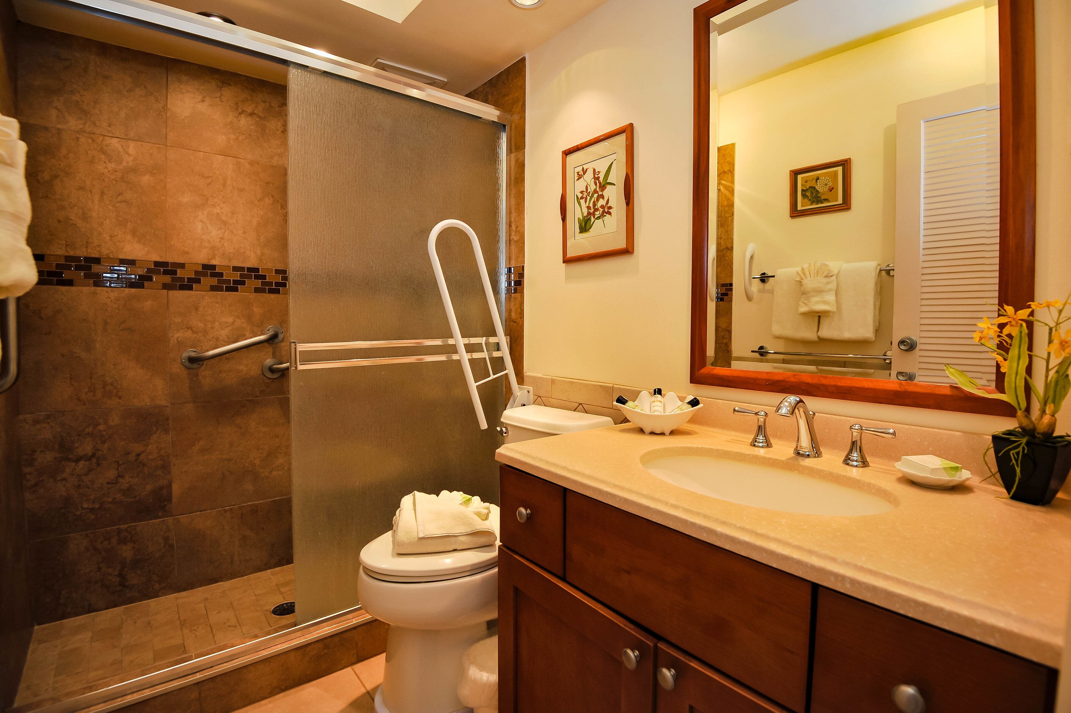 Private ground floor lanai only steps away from water! #103