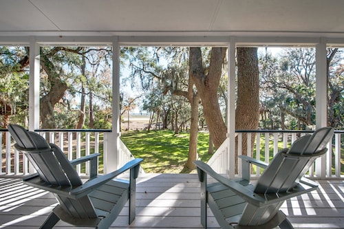 ~ Tranquil Low Country Cottage ~Water Views ~Private Setting 