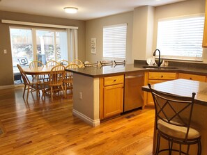 Fridge, microwave, oven, stovetop - 8 BR -- 4 Full Baths -- Sleeps 18 - Groups OK - 20 min to Denver or Boulder HUGE (Westminster)