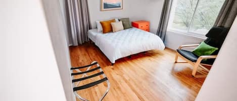 8 bedrooms, iron/ironing board, travel crib, free WiFi