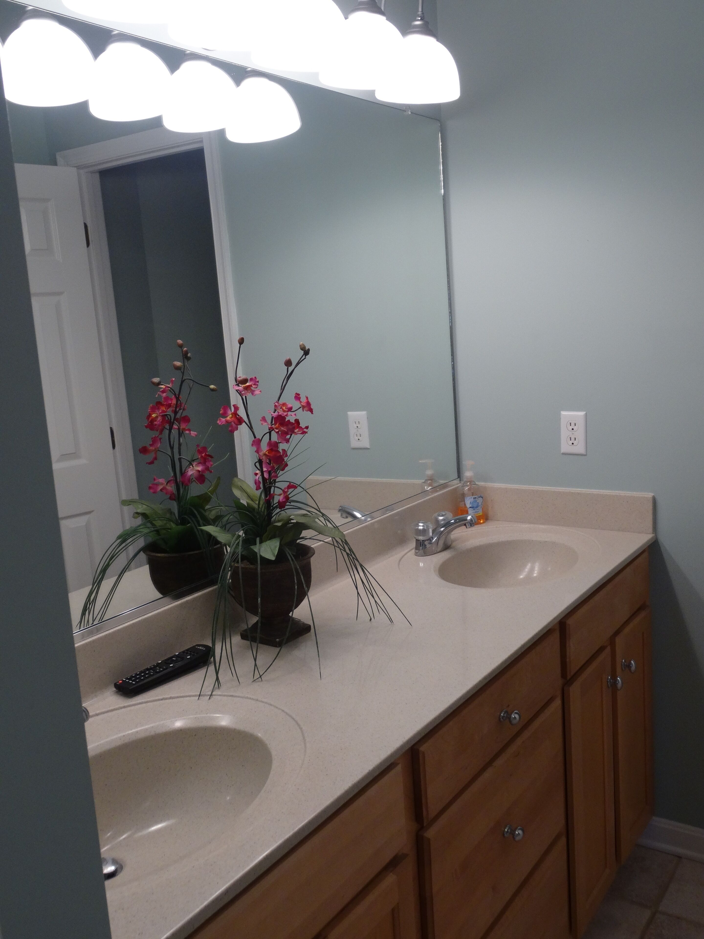 Ensemble douche/baignoire, sèche-cheveux