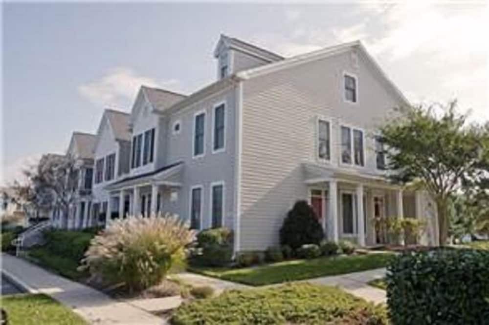 Large Luxury Villa Bethany Beach, Golf/Tennis Resort, ammenties, beach shuttle