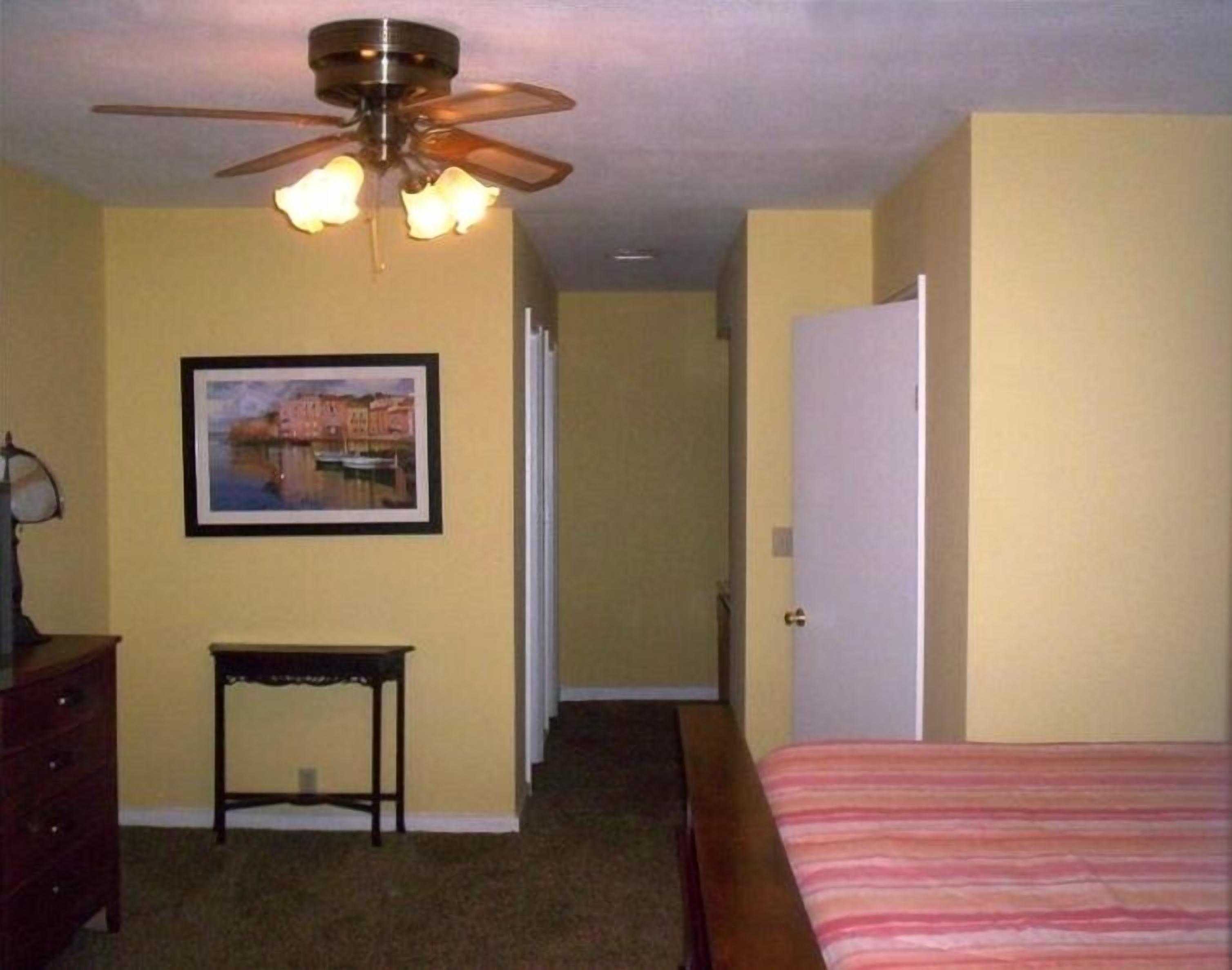 Clearlake Lakefront Panoramic View 4 BR/3 BA Home