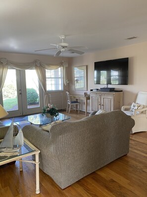 Smart-TV, DVD-Player