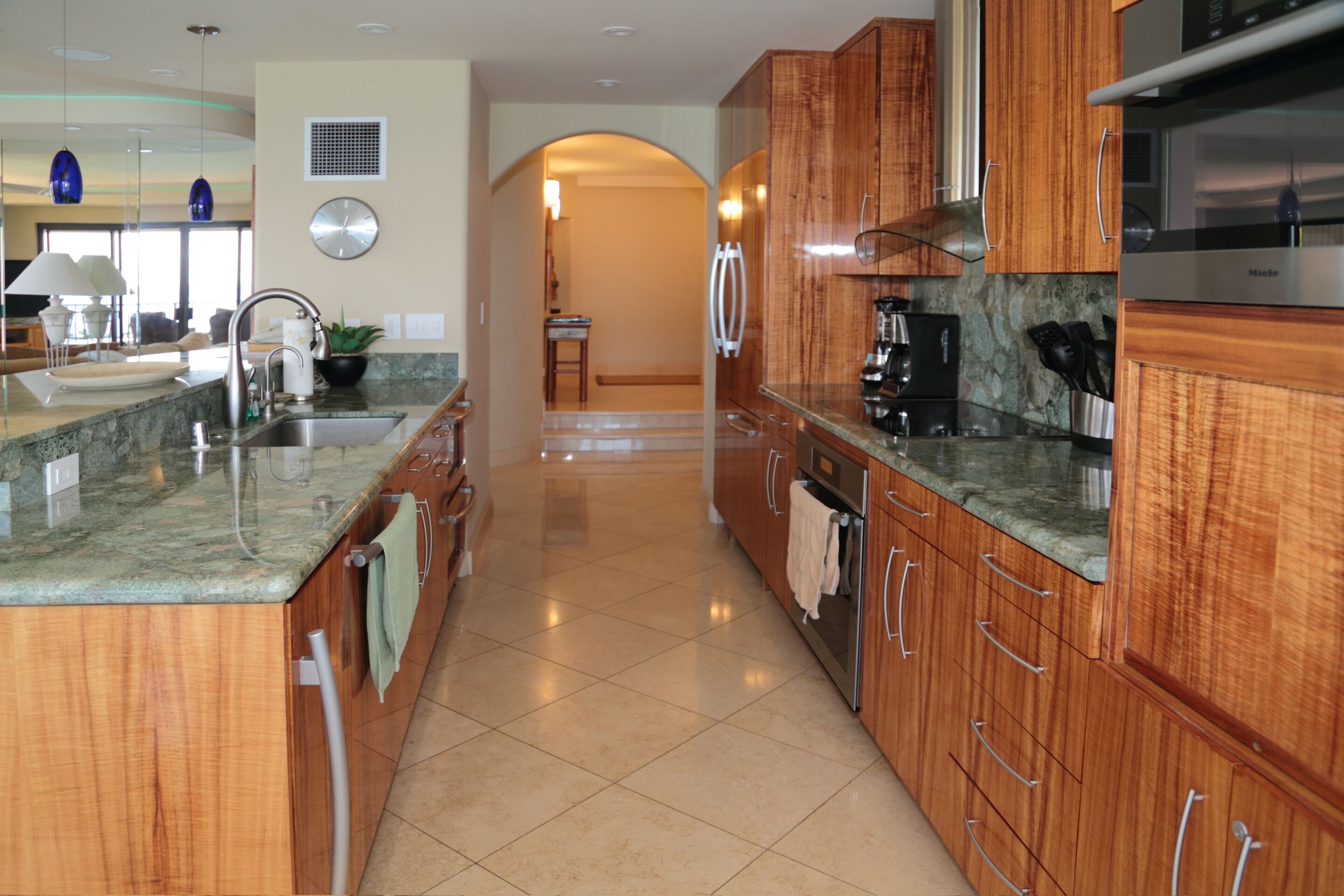 Ultimate Luxury Oceanfront 2 bedroom 2 bath @ The Kaanapali Alii Resort