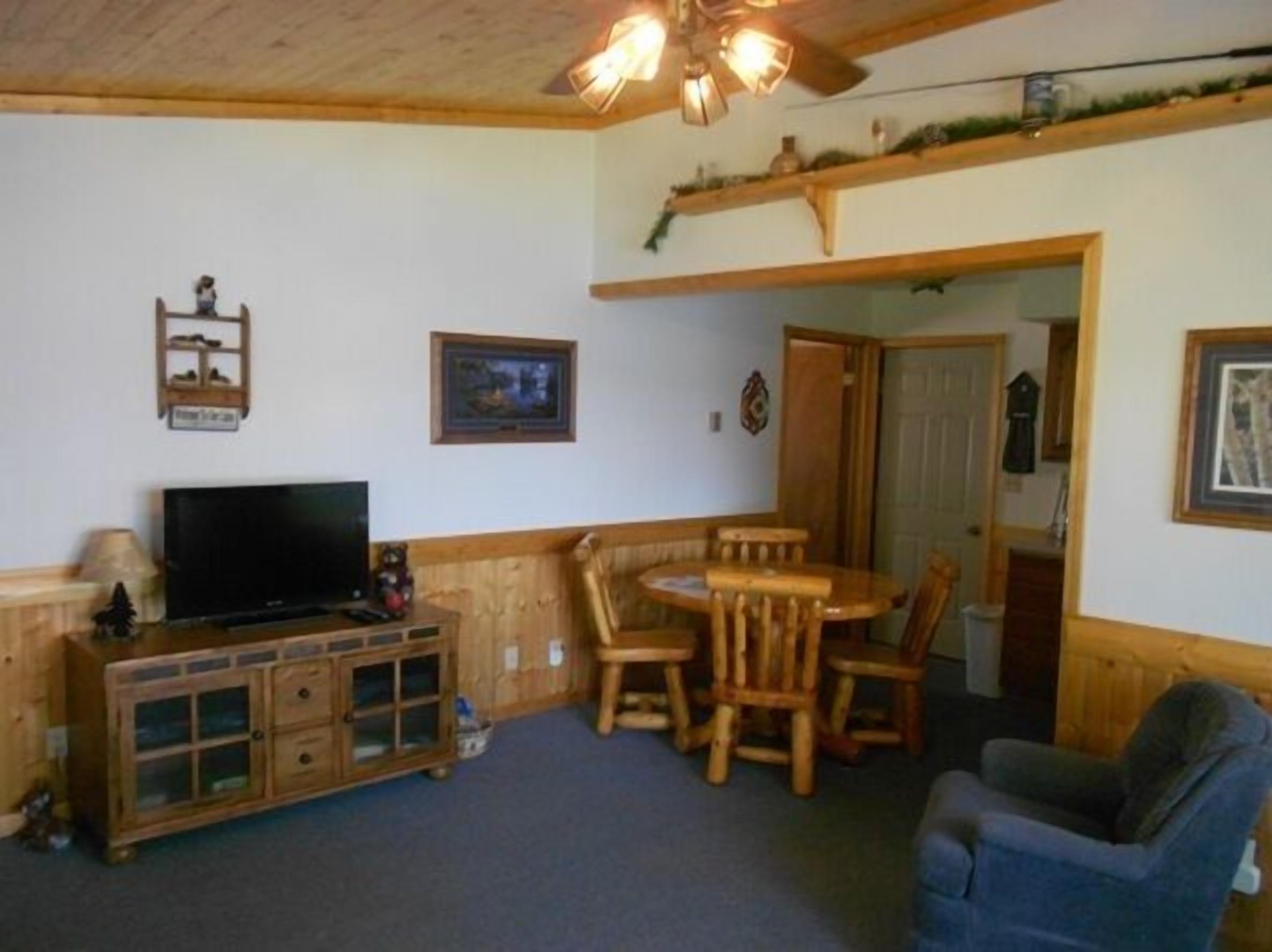 Breezy Bay Cottage - Lake Nokomis - Tomahawk, ~WI