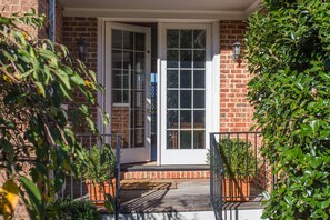 Exterior detail - Braeside Annex | Comfort Close to Boars Head & UVA (Charlottesville)