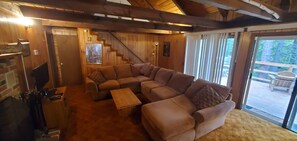 Smart TV, fireplace, table tennis, computer monitors