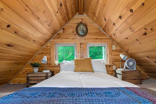 Peak Fall Experience -Cabin + Hot Tub Near Parkway