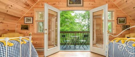 2 chambres, bureau, fer et planche à repasser, lit parapluie