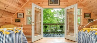 Peak Fall Experience -Cabin + Hot Tub Near Parkway