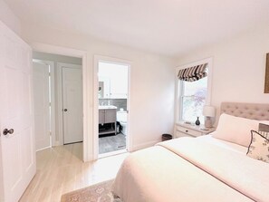 6 bedrooms, iron/ironing board, free WiFi, bed sheets