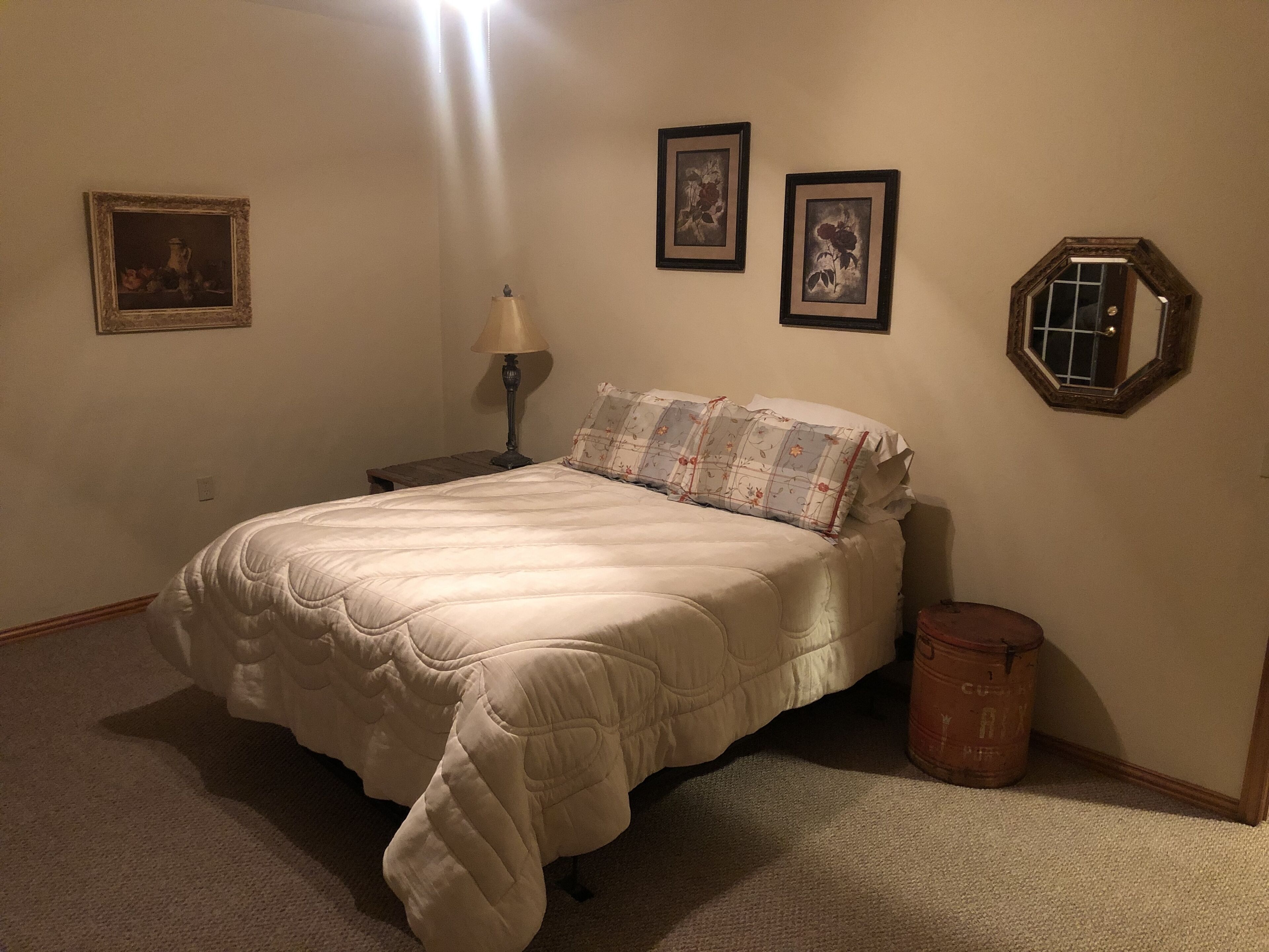 Wallace Ranch w/arena, corrals, fire pit, pool table, outdoor shower & HOT TUB!