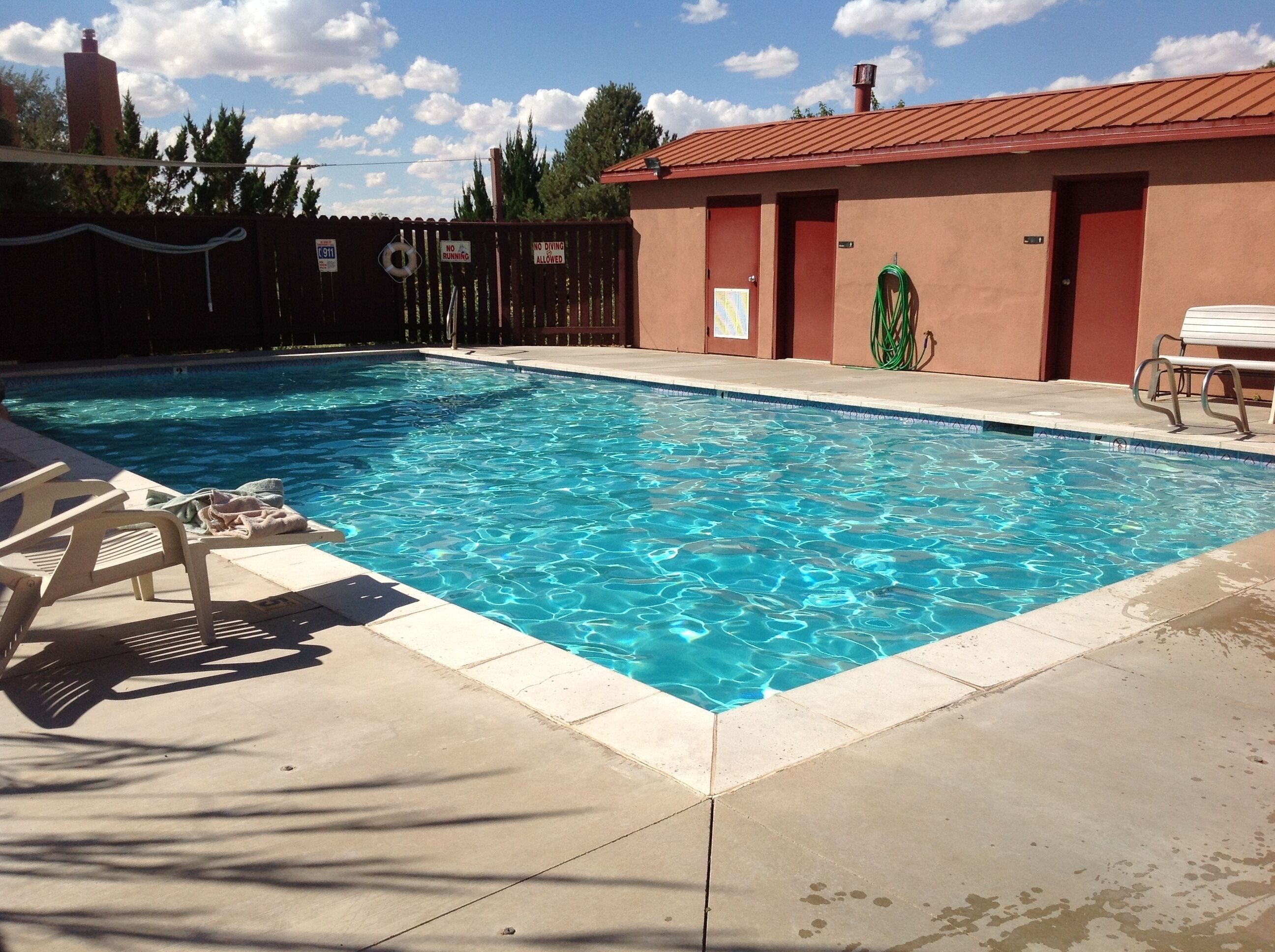 Pet Friendly 5 Star Rated 3 Bed 2 Bath, 2 King Rooms and Double Twin Room