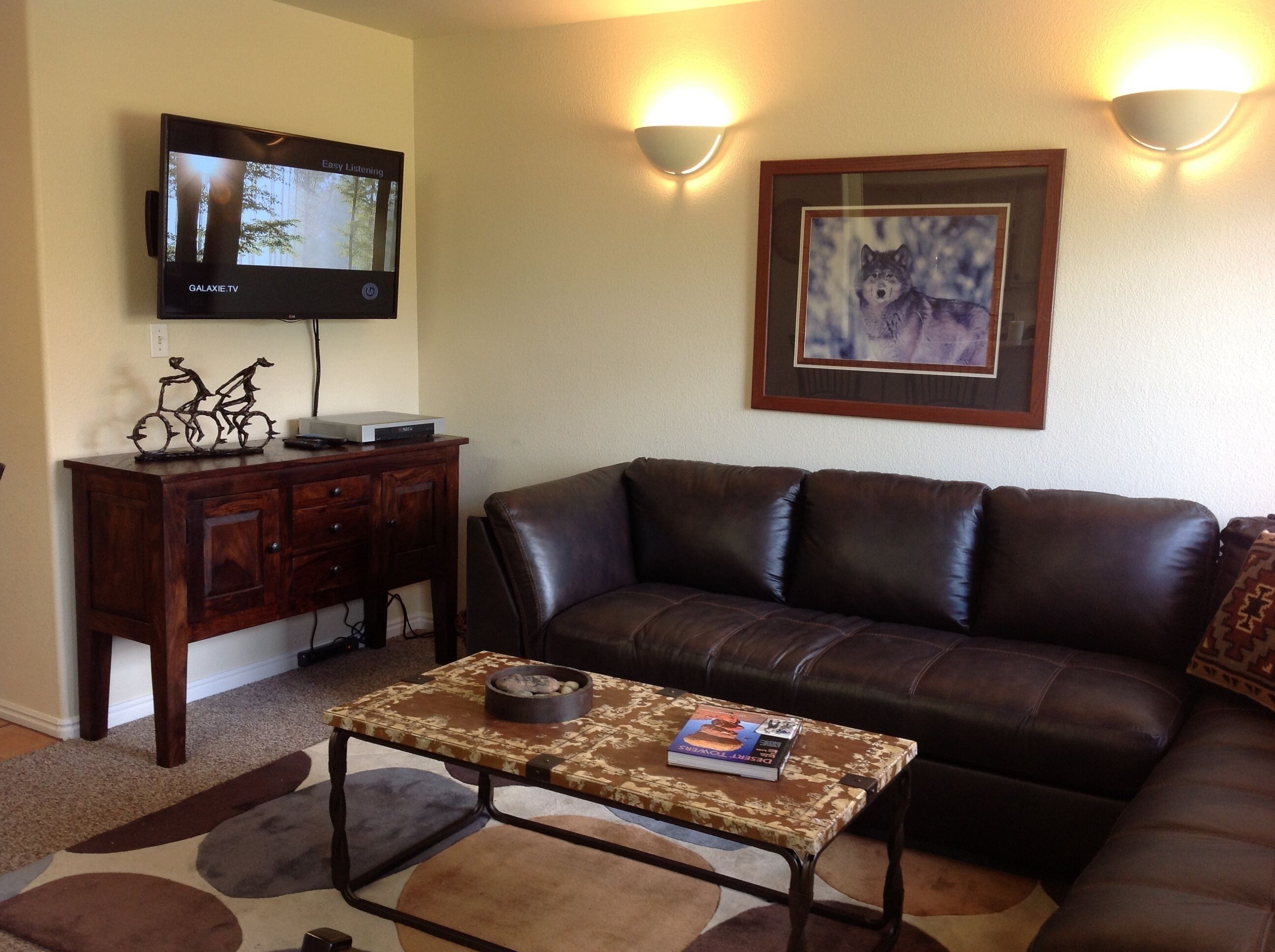 Pet Friendly 5 Star Rated 3 Bed 2 Bath, 2 King Rooms and Double Twin Room