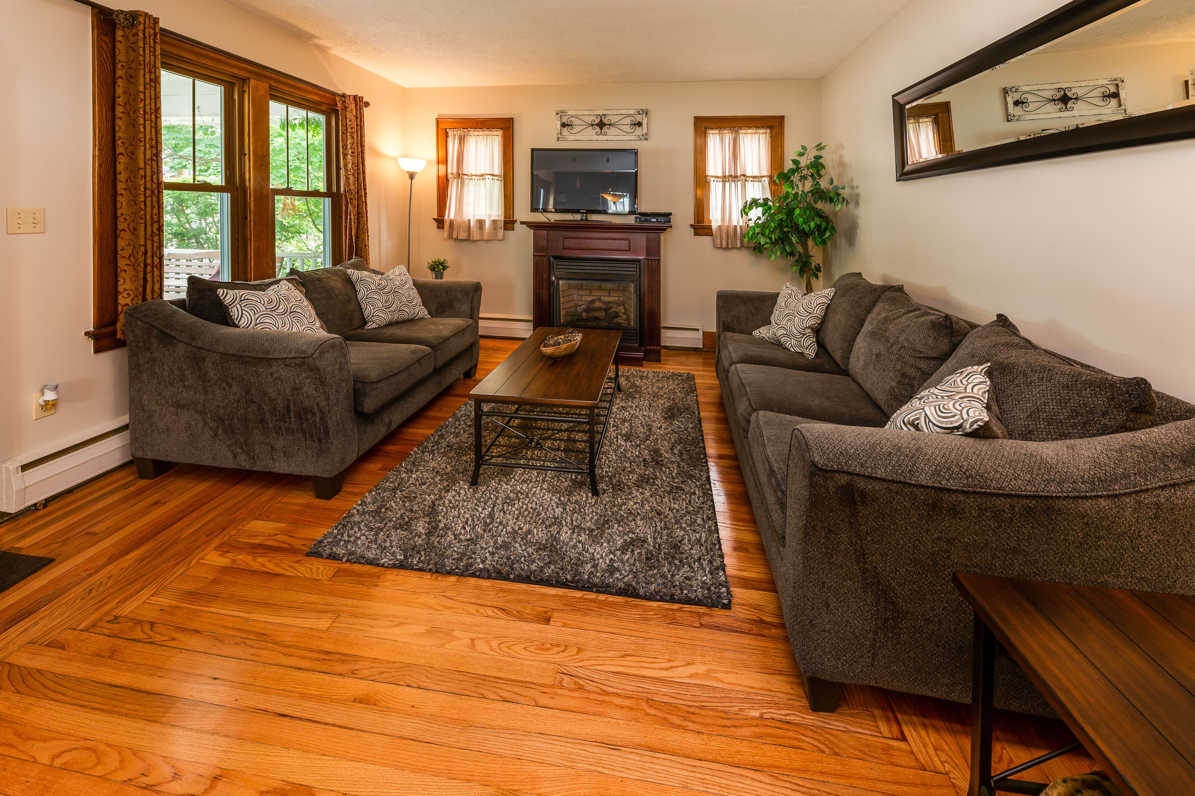 Located Right in Downtown Frankenmuth! WALK TO TOWN! Minutes to Birch Run!