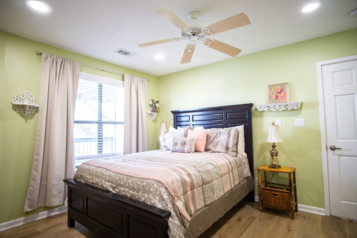 Photo 7 of 42 Palms Has it All !!! 5 Min Walk to Beach.