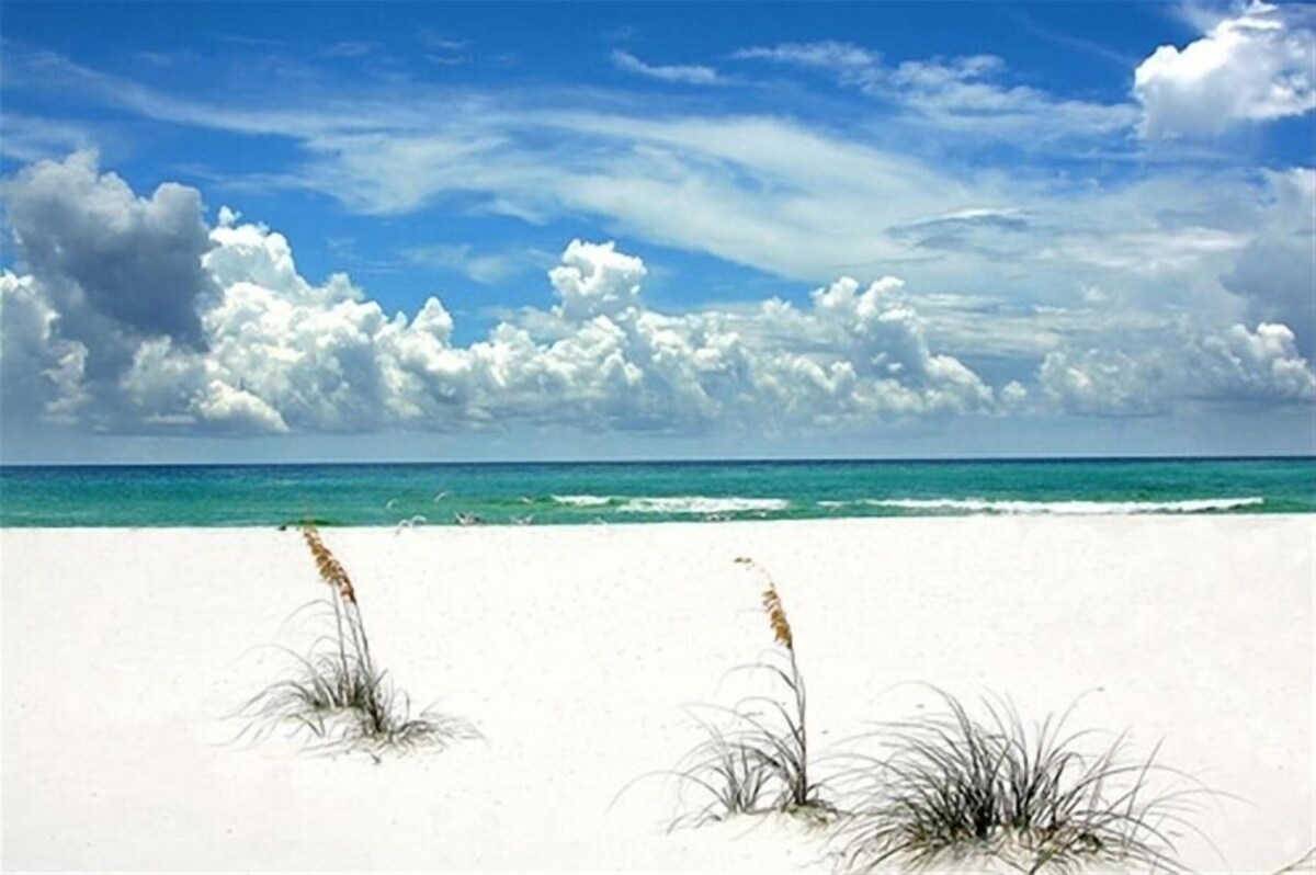 Photo 2 of 42 Palms Has it All !!! 5 Min Walk to Beach.
