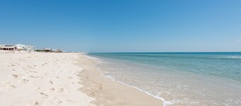 Beautiful Relaxing Home located on "Gulf of America" Beach