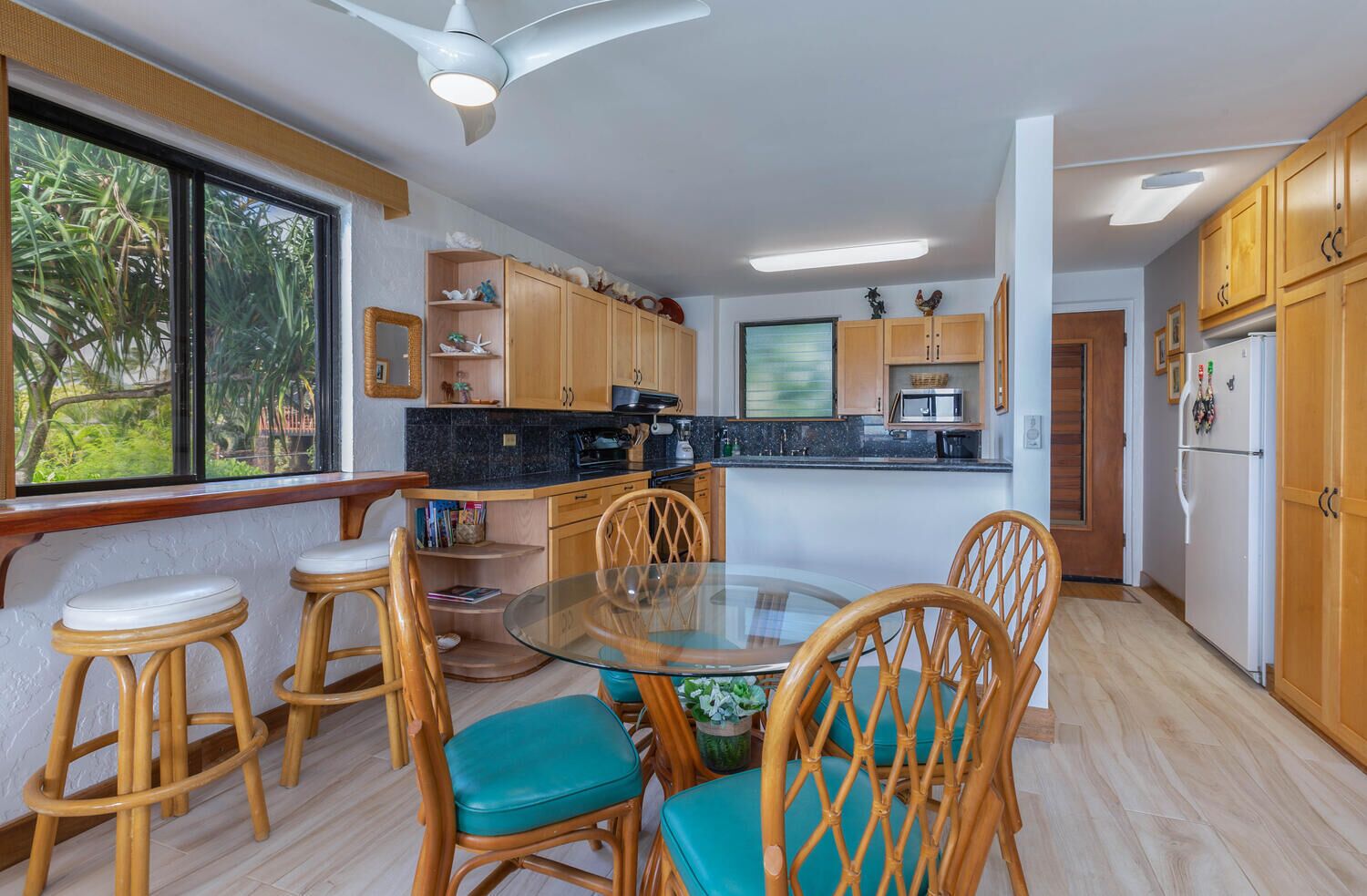 Poipu Shores 207A Oceanfront Sanctuary, Corner Unit, w\/AC - Photo 8