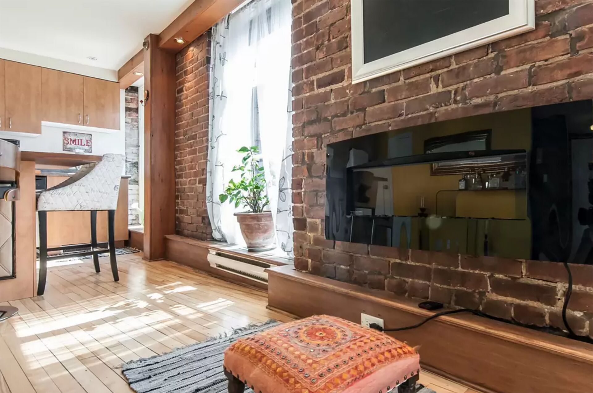 Sunlight Gem Heritage Bldg Best Views Heart Of Old Montreal