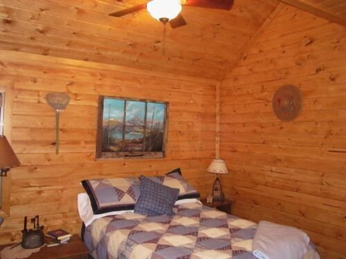 Lake-Front Island Park Vacation Rental Sleeps Sixteen