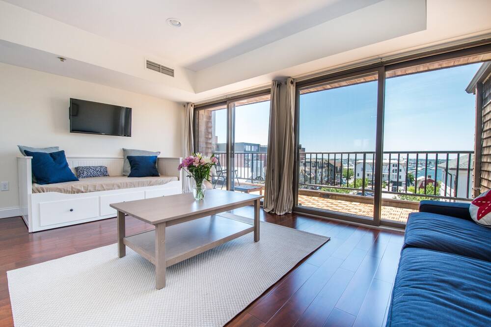 Luxury Newport Harbor Condo with Stunning Waterfront View