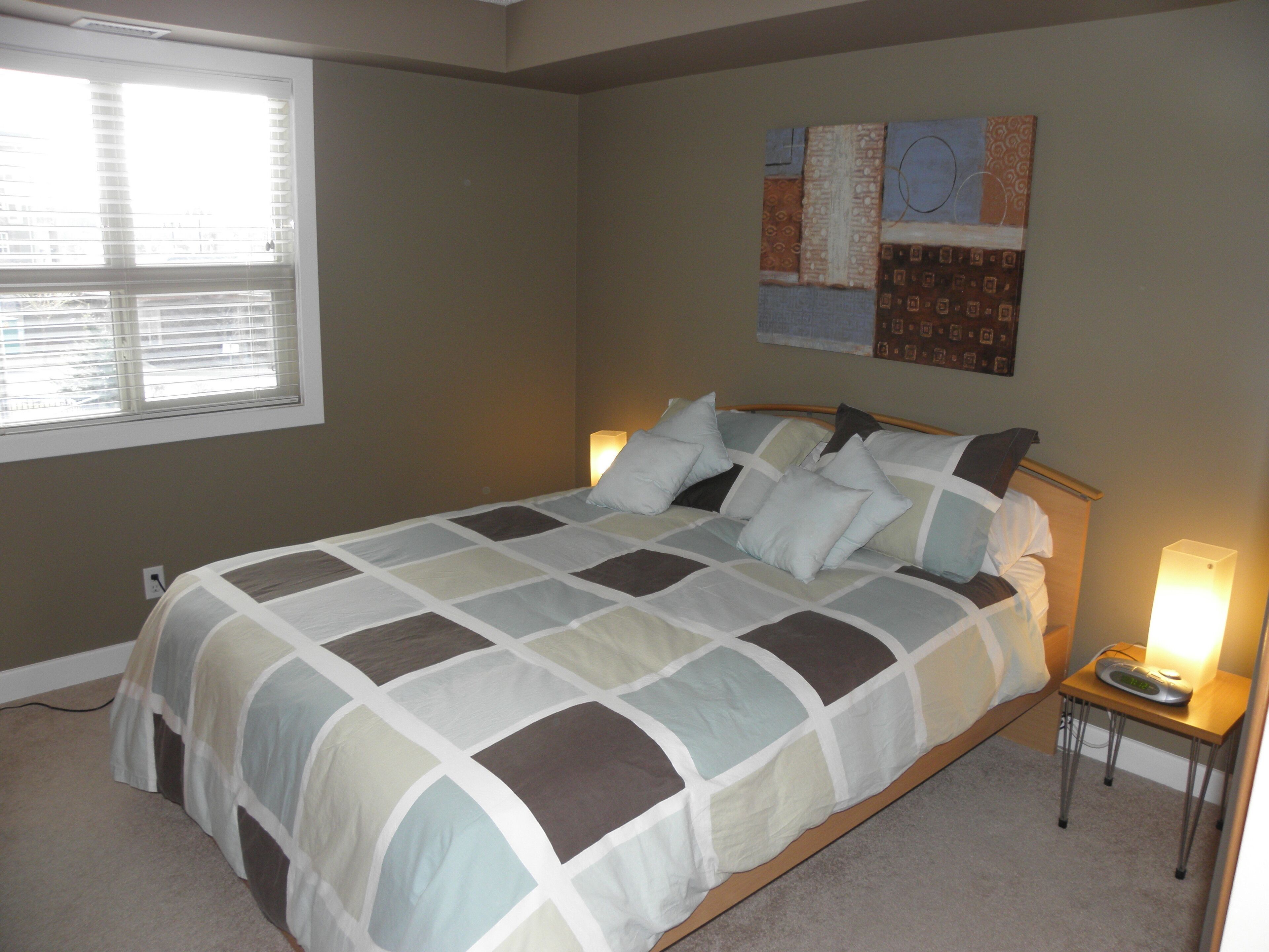 LuxuryCondo,,Lakeside,3Bedrooms,Sleeps6,WinterEscape,PanoNearby,Skiing,Skidoing